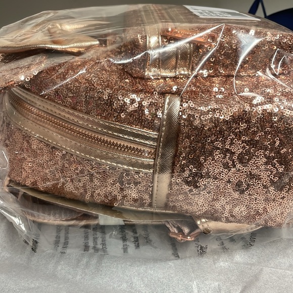 Loungefly Rose Gold Sequin Minnie Backpack - Picture 2 of 3